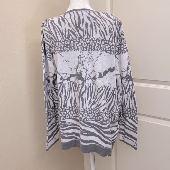 Chico's Sweater Women’s 3/XL Marble printed lightweight Pullover silver thread - Picture 2 of 11